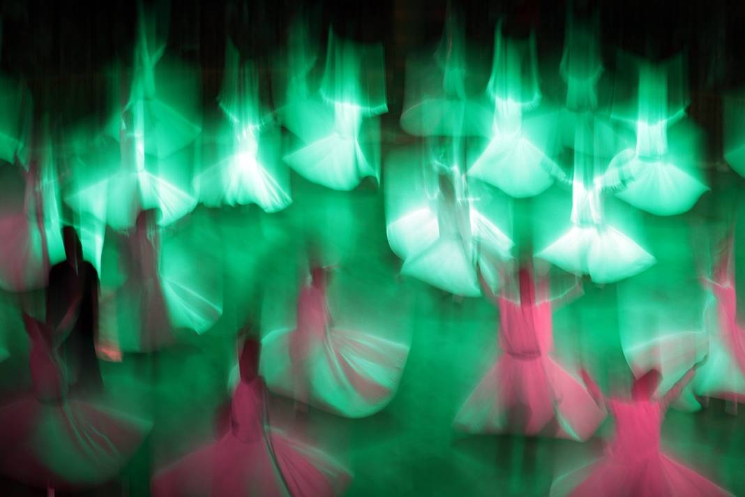 Mevlana Konya'da  11 gün boyunca sema ile anılacak, binlerce turist takip edecek 12